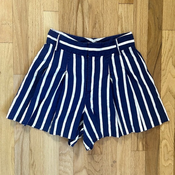 ALICE + OLIVIA scarlet striped pleated tailored shorts linen blend size 4 - Picture 4 of 11